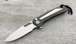 Turaco Mirror Flipper in Natural Warthog